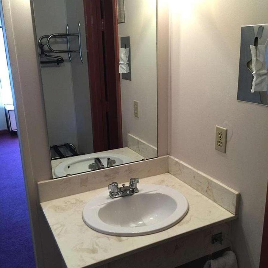 Astoria Hotel Danville West Kültér fotó